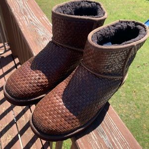 Cognac UGG Mini Woven Boot

MEN size 11